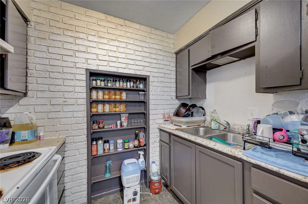 3370 Athens, Las Vegas, NV 89169