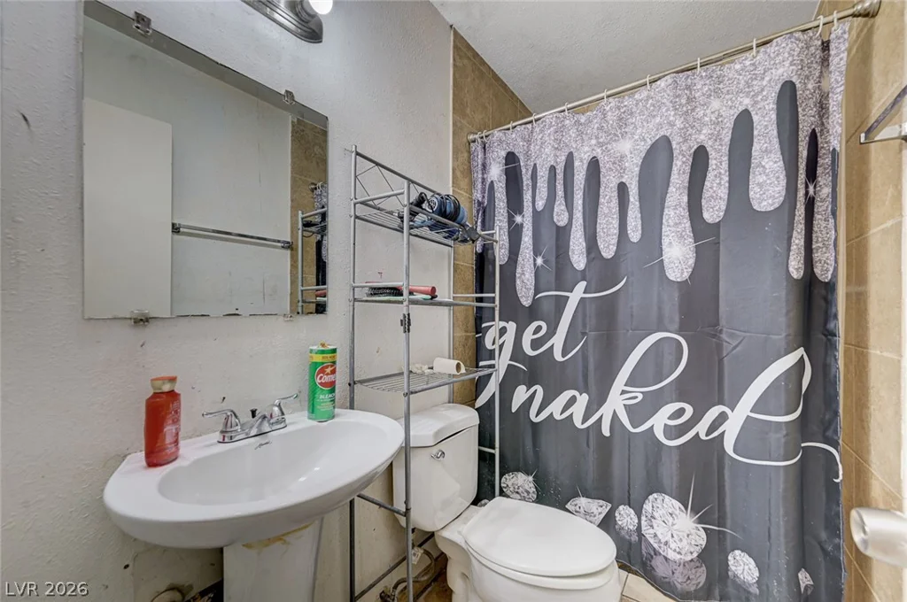 3370 Athens, Las Vegas, NV 89169