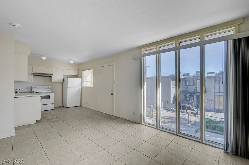 3370 Athens, Las Vegas, NV 89169