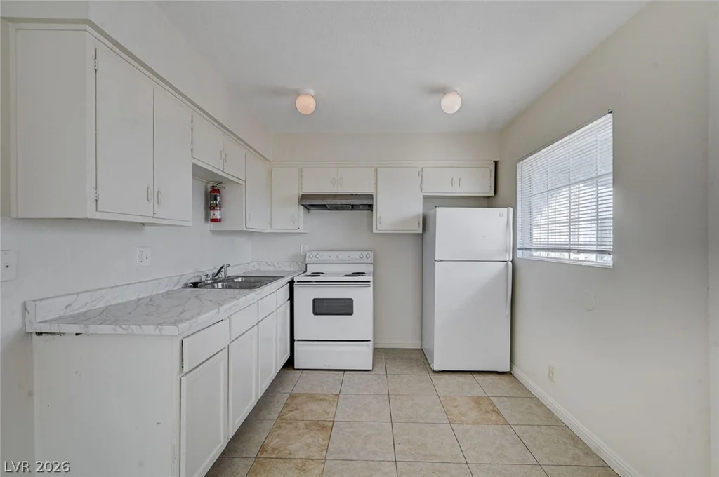 3370 Athens, Las Vegas, NV 89169