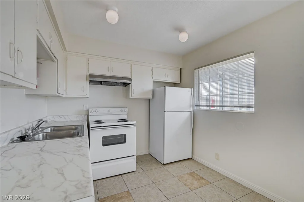3370 Athens, Las Vegas, NV 89169