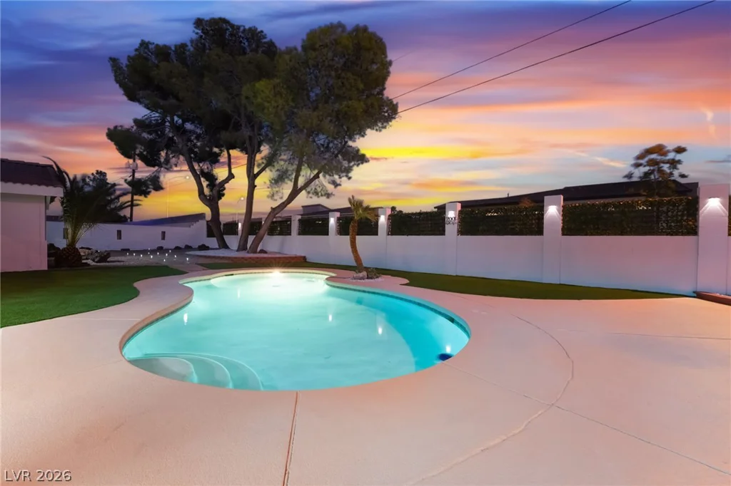 611 Fairway, Henderson, NV 89015