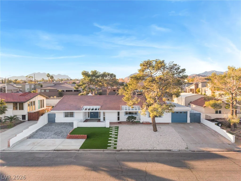 611 Fairway, Henderson, NV 89015