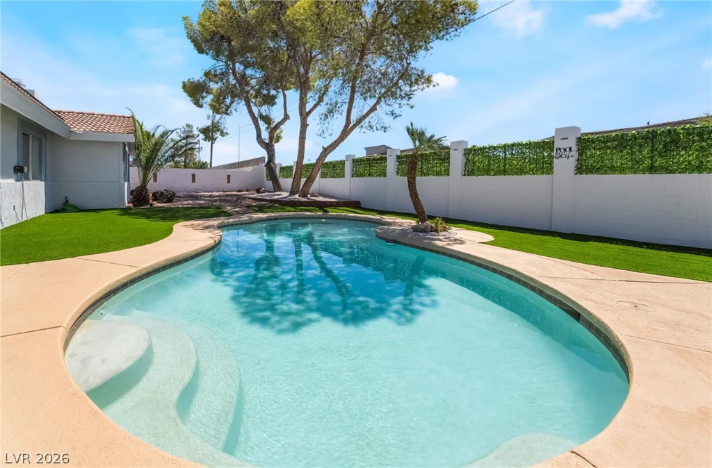 611 Fairway, Henderson, NV 89015