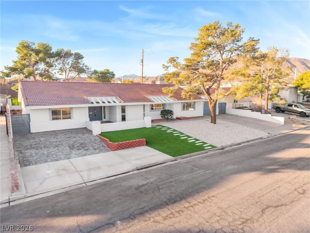 611 Fairway, Henderson, NV 89015