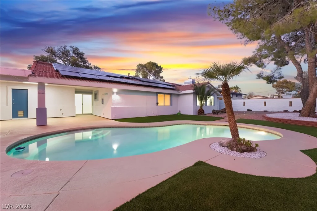 611 Fairway, Henderson, NV 89015