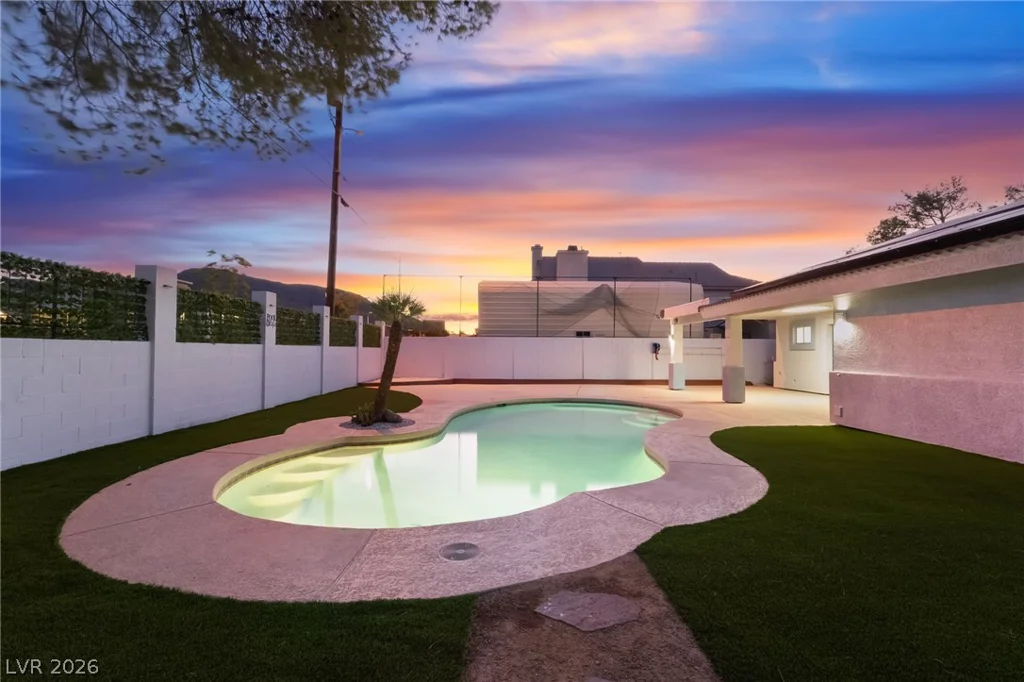 611 Fairway, Henderson, NV 89015