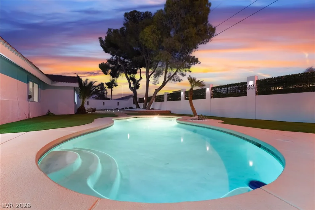611 Fairway, Henderson, NV 89015