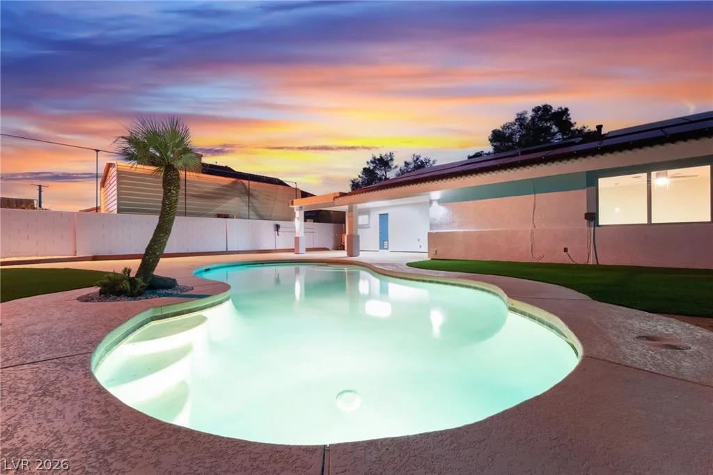 611 Fairway, Henderson, NV 89015