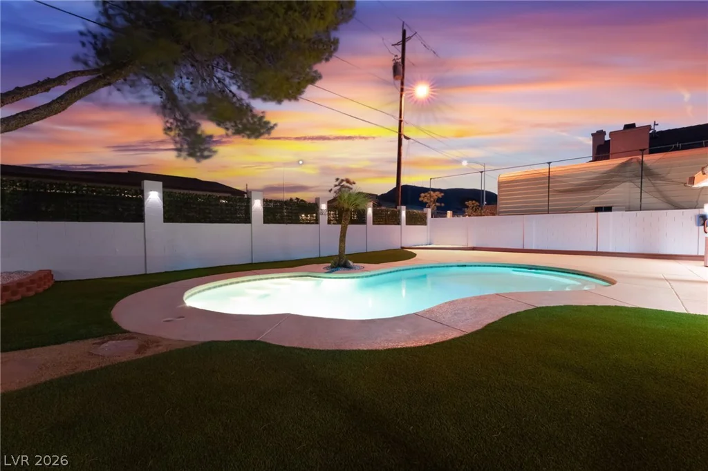 611 Fairway, Henderson, NV 89015