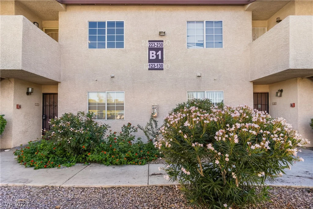 6500 Lake Mead, Las Vegas, NV 89108