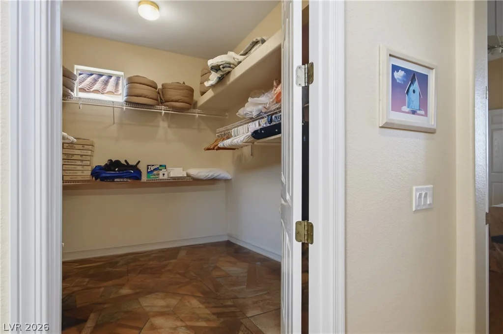 2240 Hot Oak Ridge, Las Vegas, NV 89134