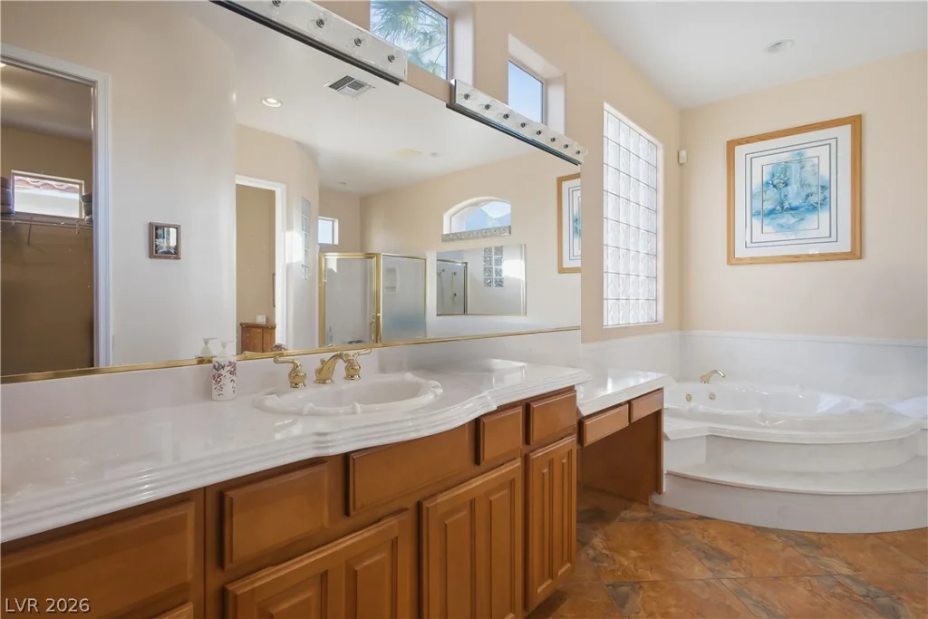 2240 Hot Oak Ridge, Las Vegas, NV 89134