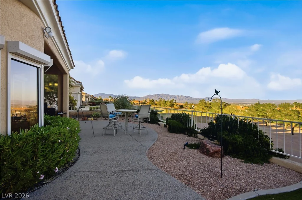 2240 Hot Oak Ridge, Las Vegas, NV 89134