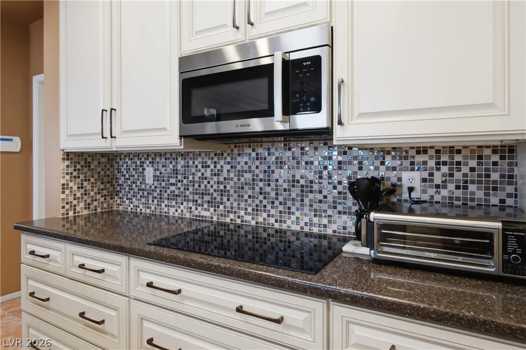 3024 High Range, Las Vegas, NV 89134