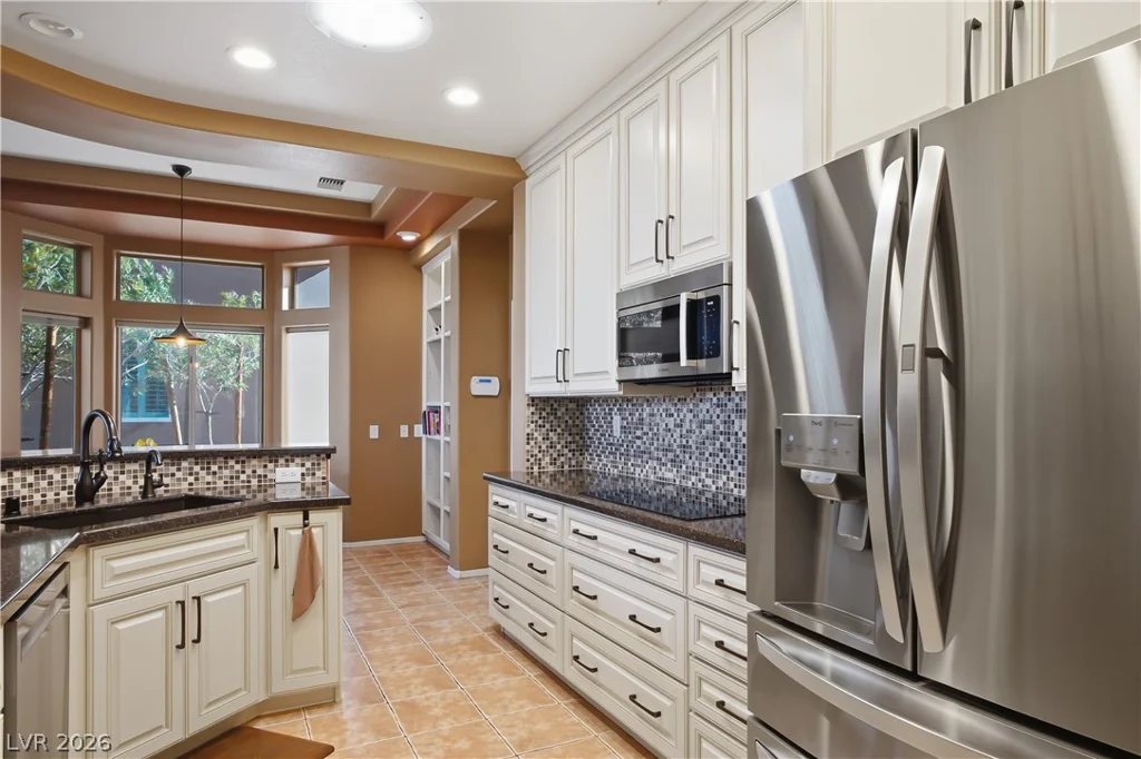 3024 High Range, Las Vegas, NV 89134