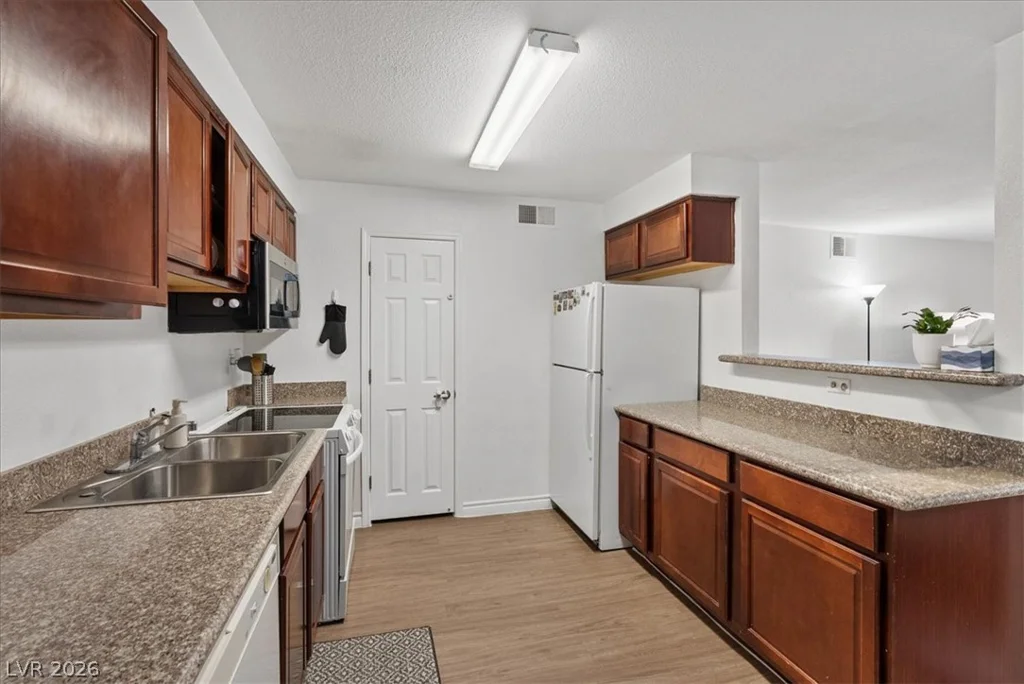 2451 Rainbow, Las Vegas, NV 89108