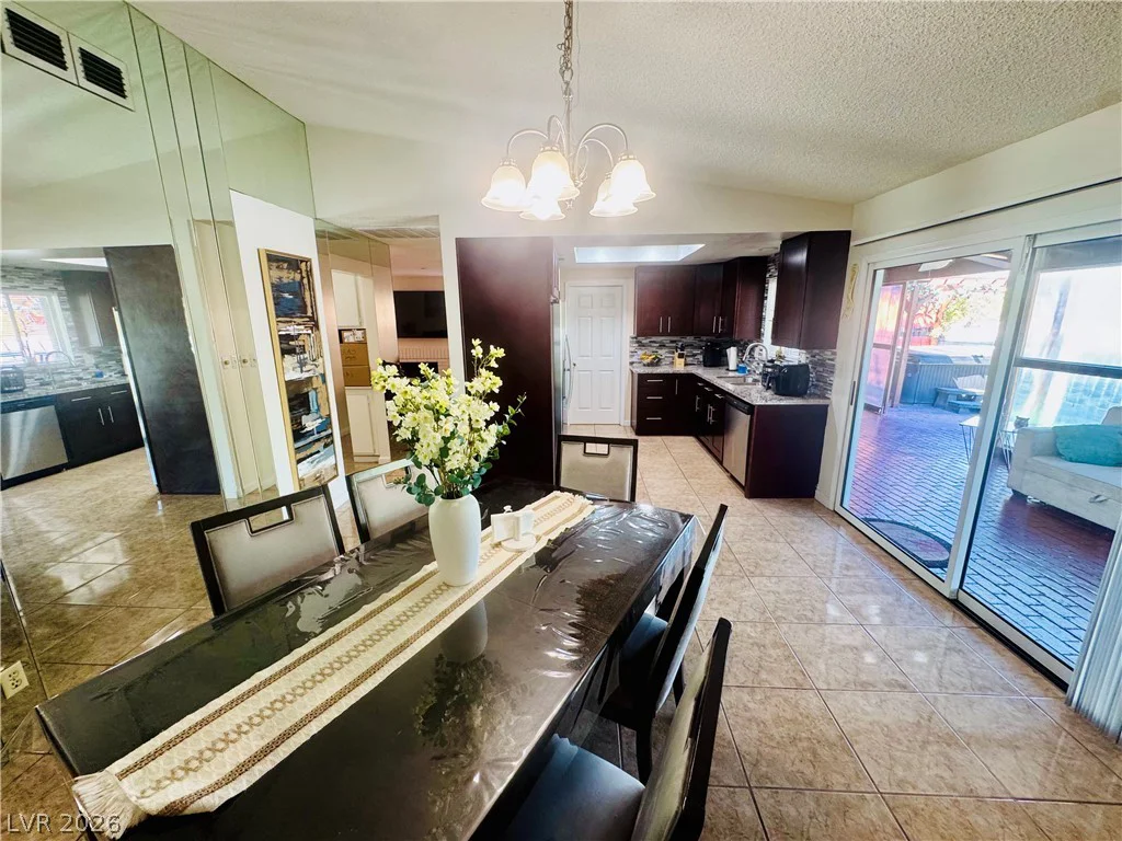 3272 Bridgeport, Las Vegas, NV 89121