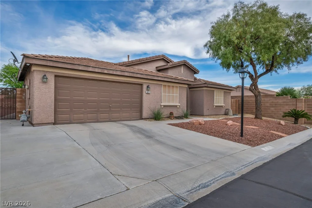 8212 Dusty Valley, Las Vegas, NV 89131