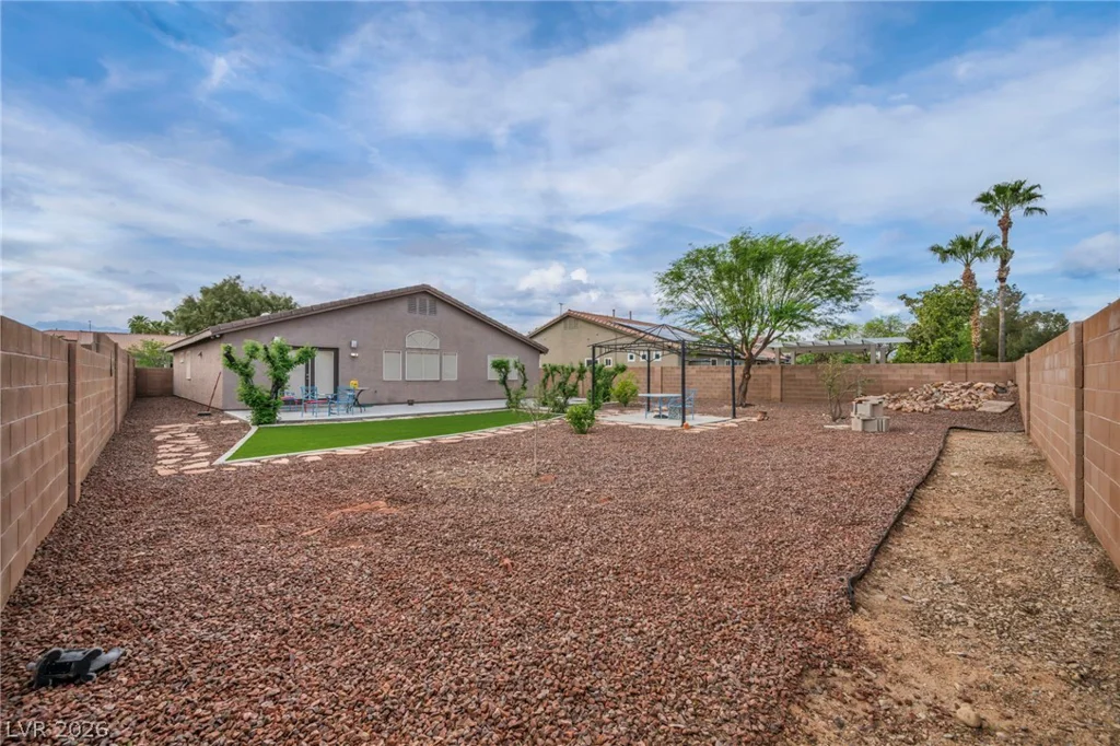 8212 Dusty Valley, Las Vegas, NV 89131