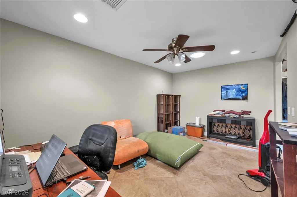 8212 Dusty Valley, Las Vegas, NV 89131
