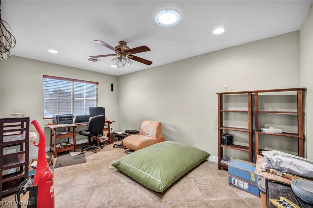 8212 Dusty Valley, Las Vegas, NV 89131