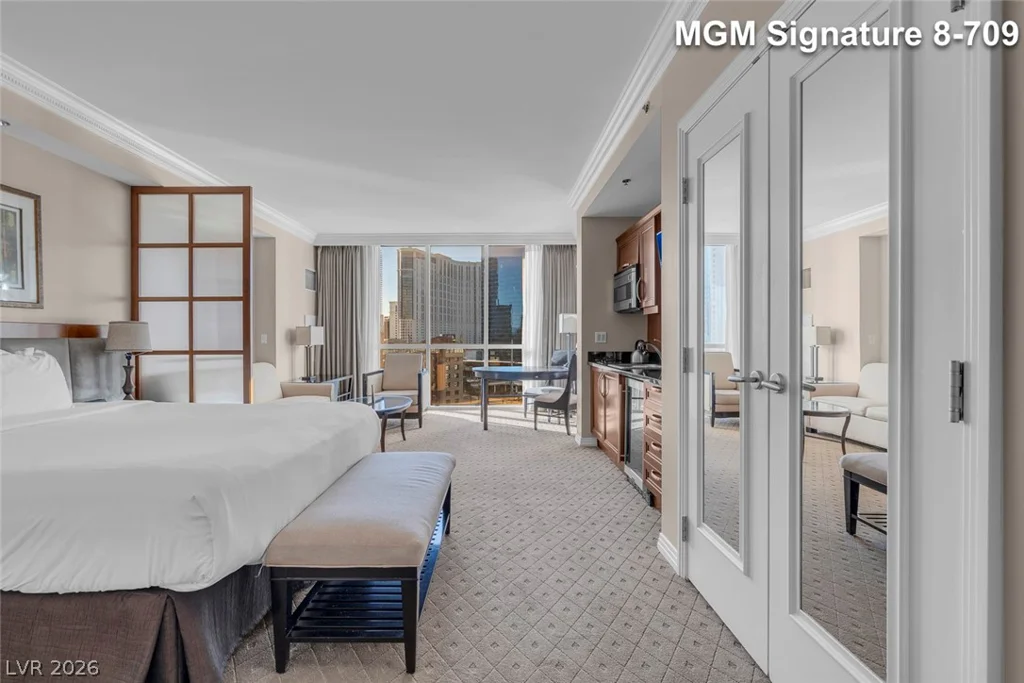 135 Harmon, Las Vegas, NV 89109