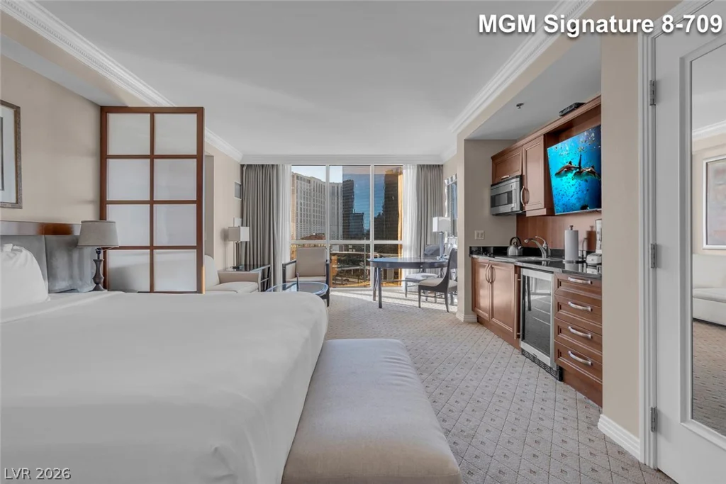 135 Harmon, Las Vegas, NV 89109