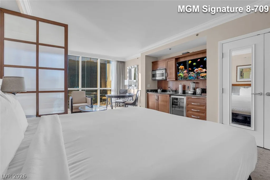 135 Harmon, Las Vegas, NV 89109