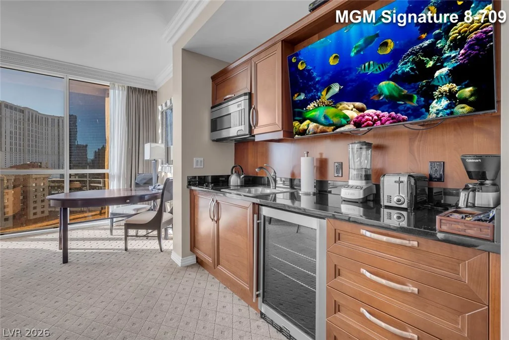 135 Harmon, Las Vegas, NV 89109