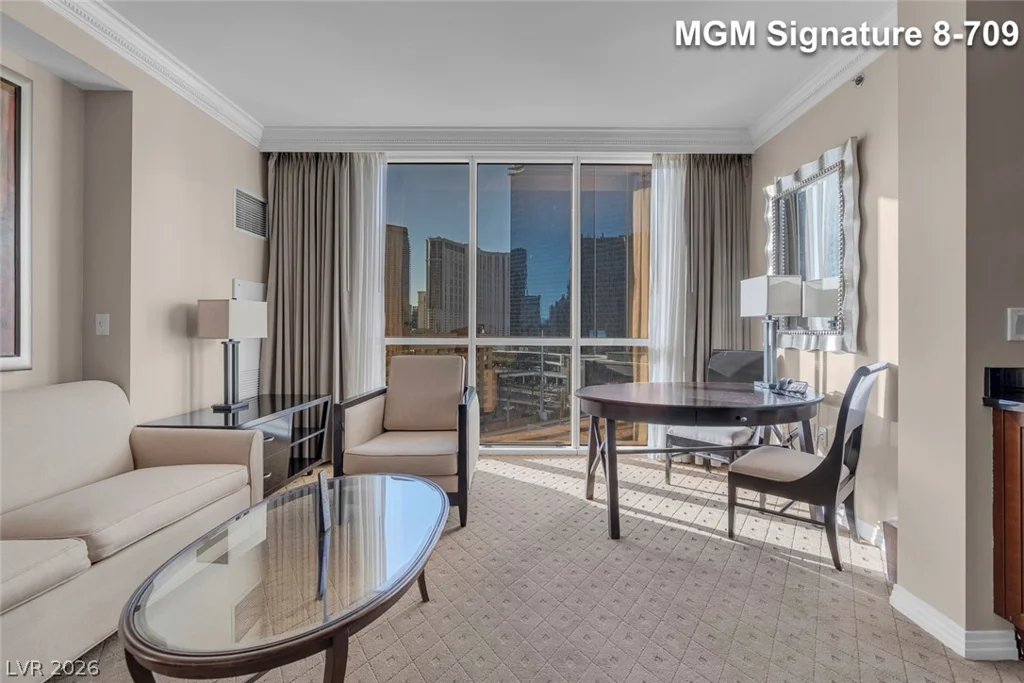 135 Harmon, Las Vegas, NV 89109