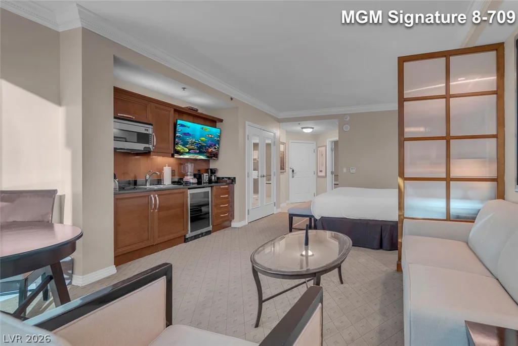 135 Harmon, Las Vegas, NV 89109