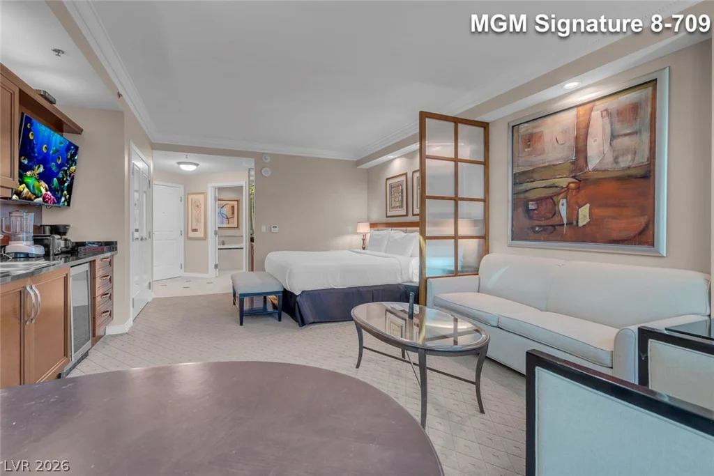 135 Harmon, Las Vegas, NV 89109