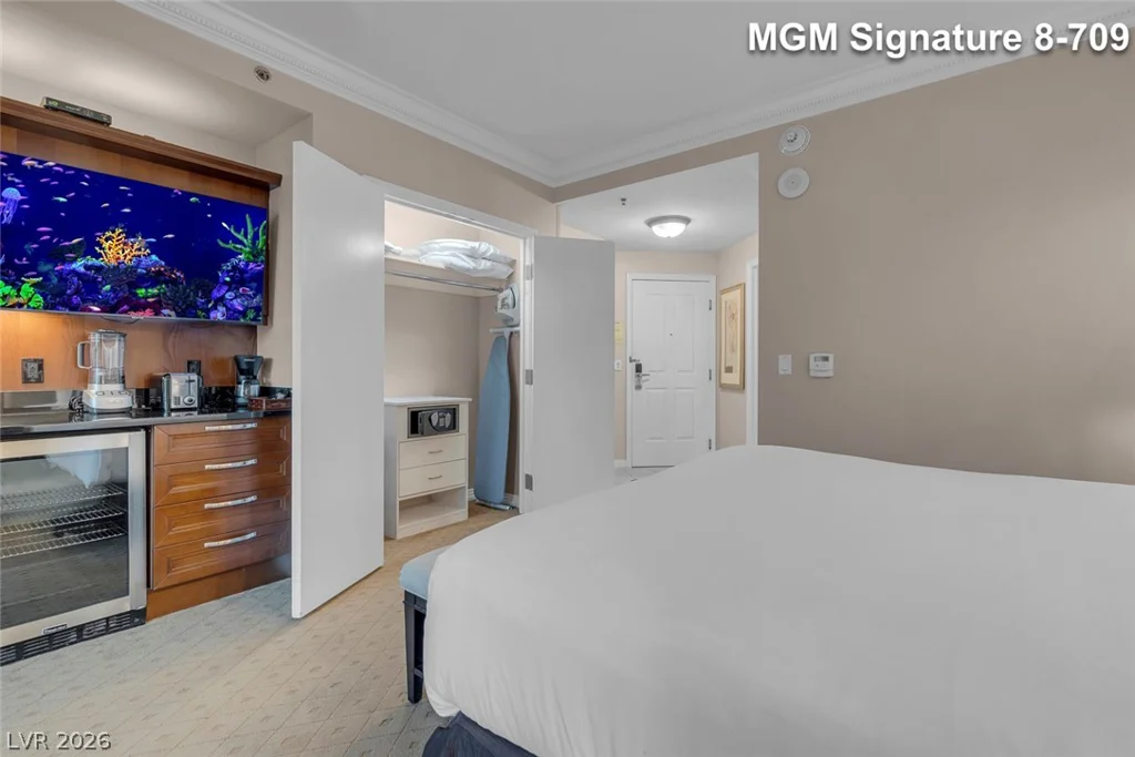 135 Harmon, Las Vegas, NV 89109