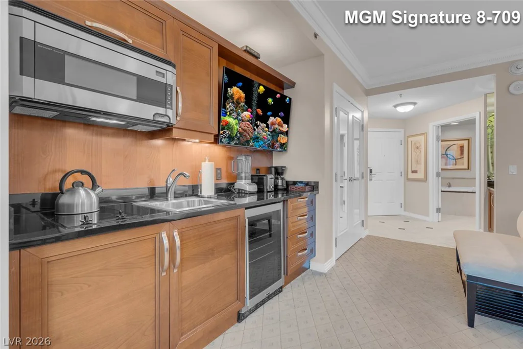 135 Harmon, Las Vegas, NV 89109