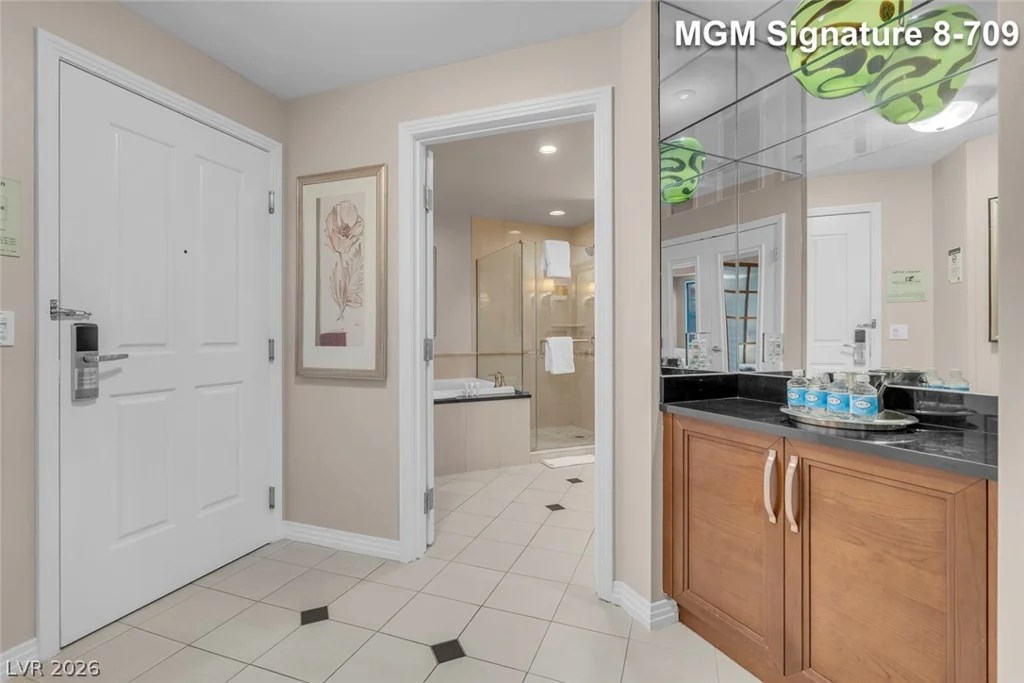 135 Harmon, Las Vegas, NV 89109