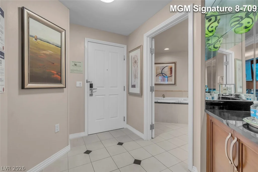 135 Harmon, Las Vegas, NV 89109