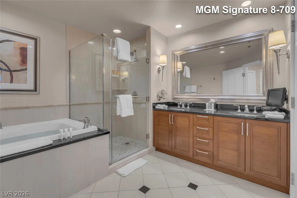 135 Harmon, Las Vegas, NV 89109