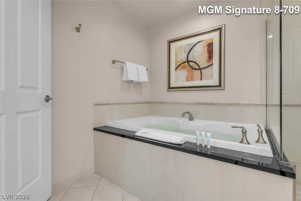 135 Harmon, Las Vegas, NV 89109