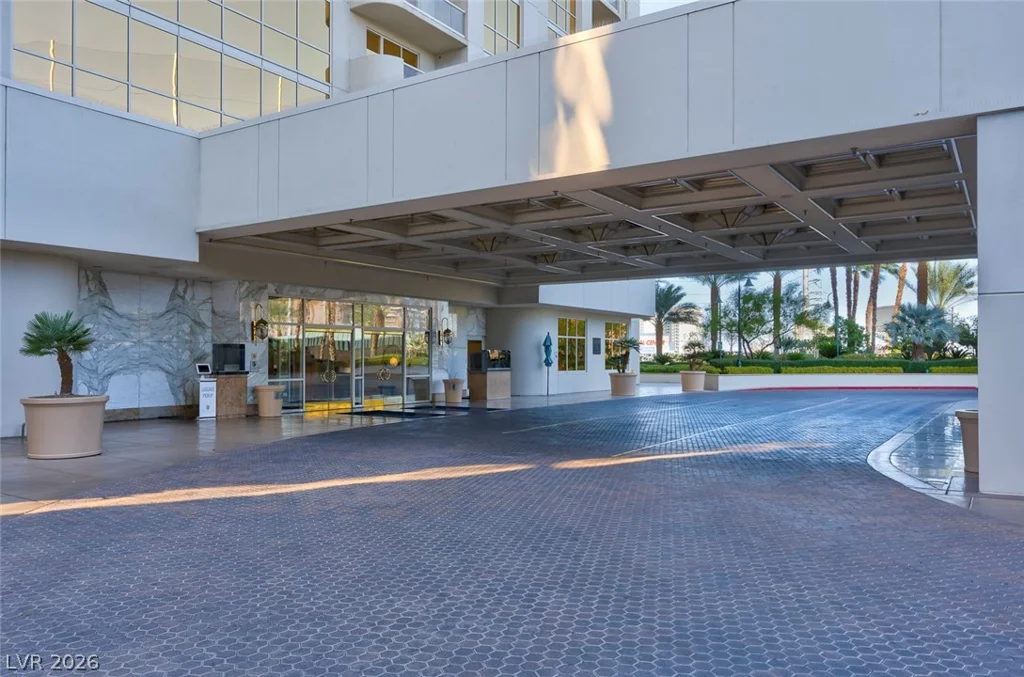 135 Harmon, Las Vegas, NV 89109