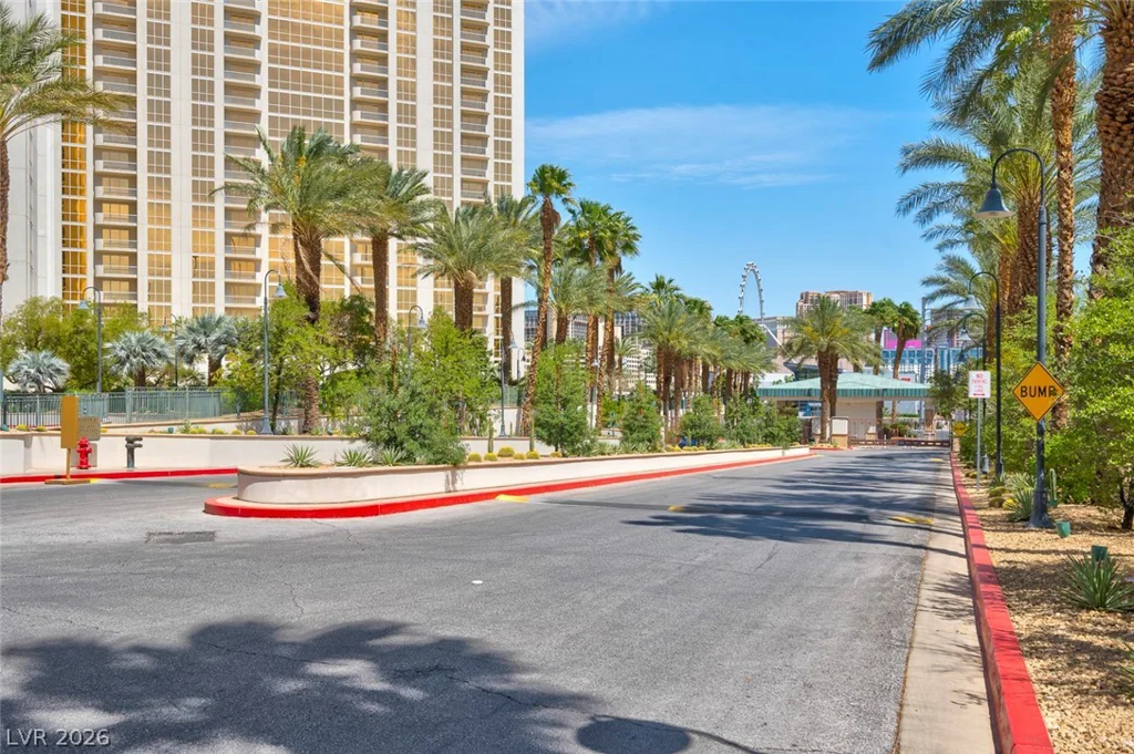 135 Harmon, Las Vegas, NV 89109