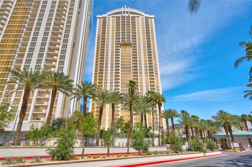 135 Harmon, Las Vegas, NV 89109