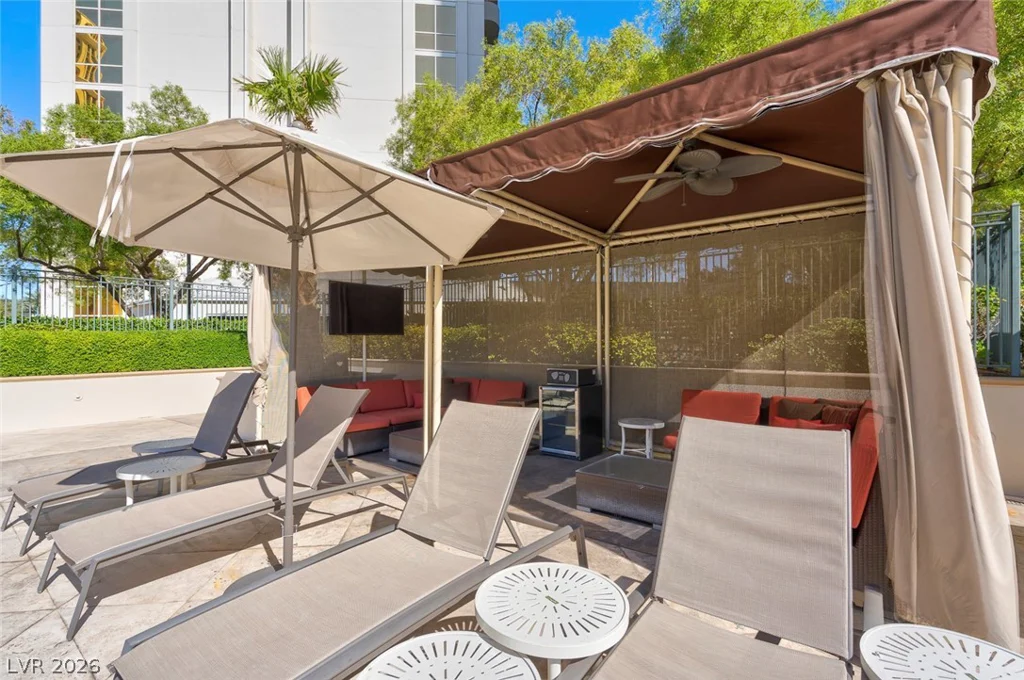 135 Harmon, Las Vegas, NV 89109