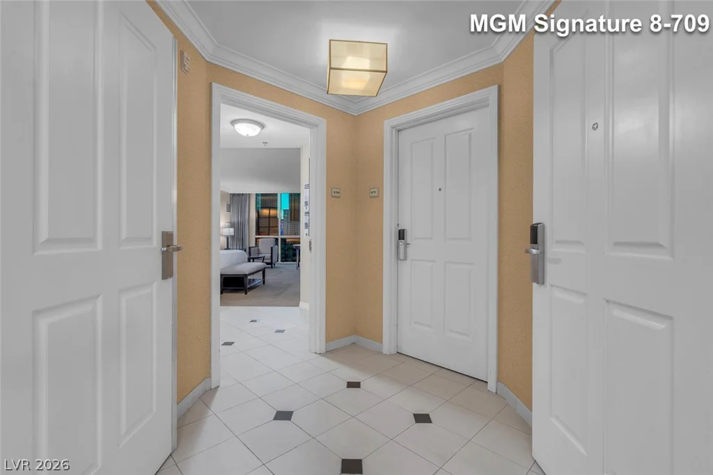 135 Harmon, Las Vegas, NV 89109