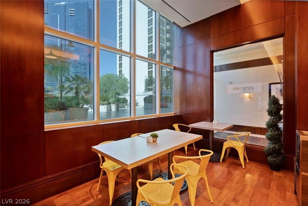 135 Harmon, Las Vegas, NV 89109