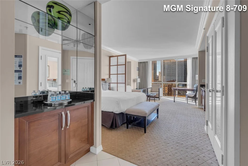 135 Harmon, Las Vegas, NV 89109