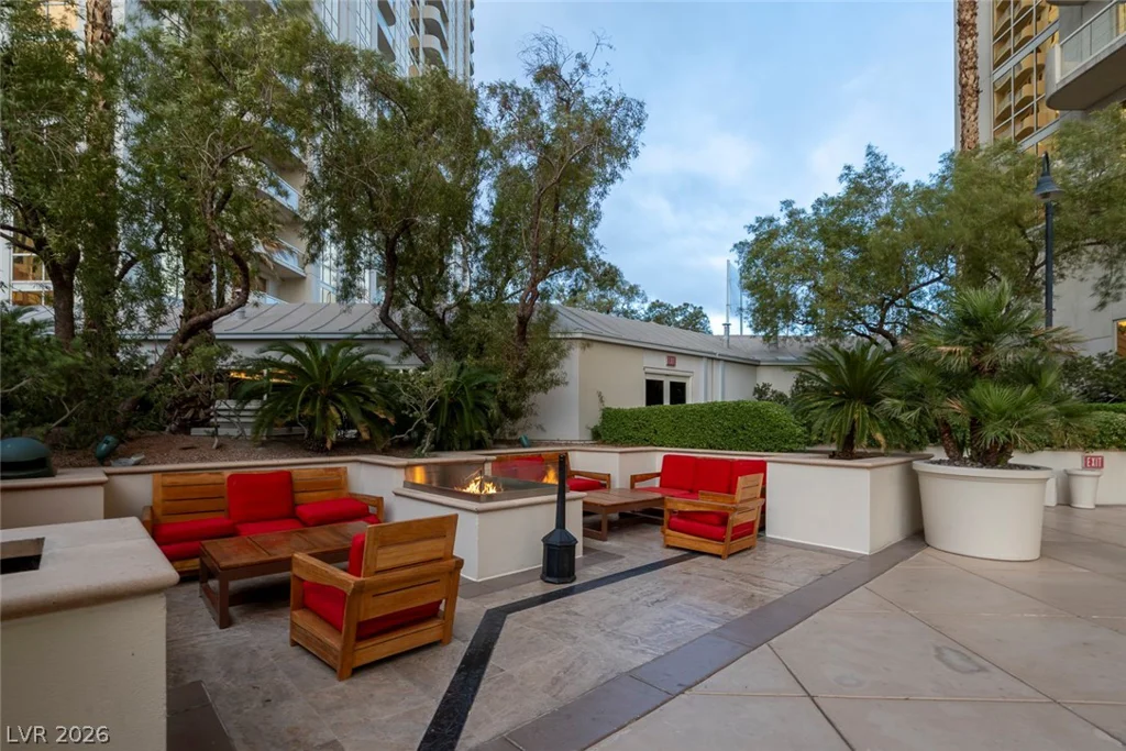 135 Harmon, Las Vegas, NV 89109