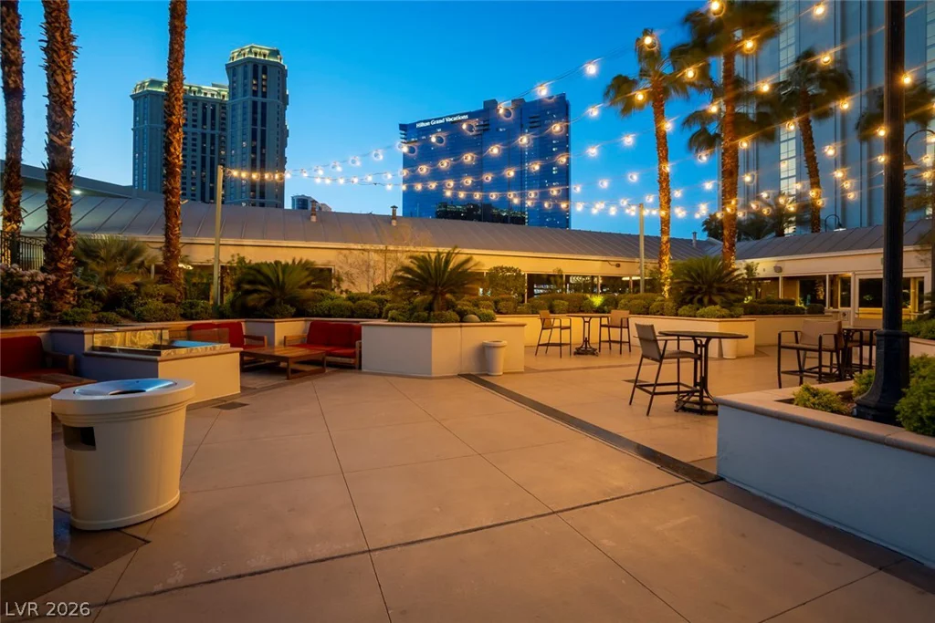 135 Harmon, Las Vegas, NV 89109