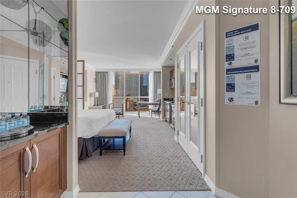 135 Harmon, Las Vegas, NV 89109