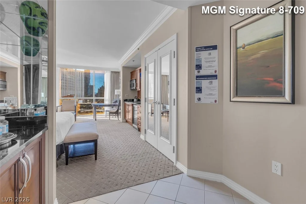 135 Harmon, Las Vegas, NV 89109
